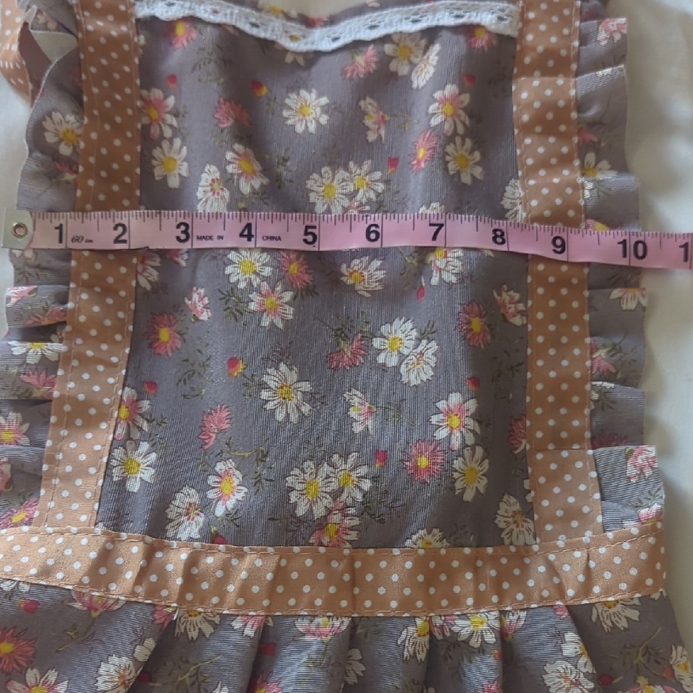 Vintage-inspired floral apron - Picture 9 of 11